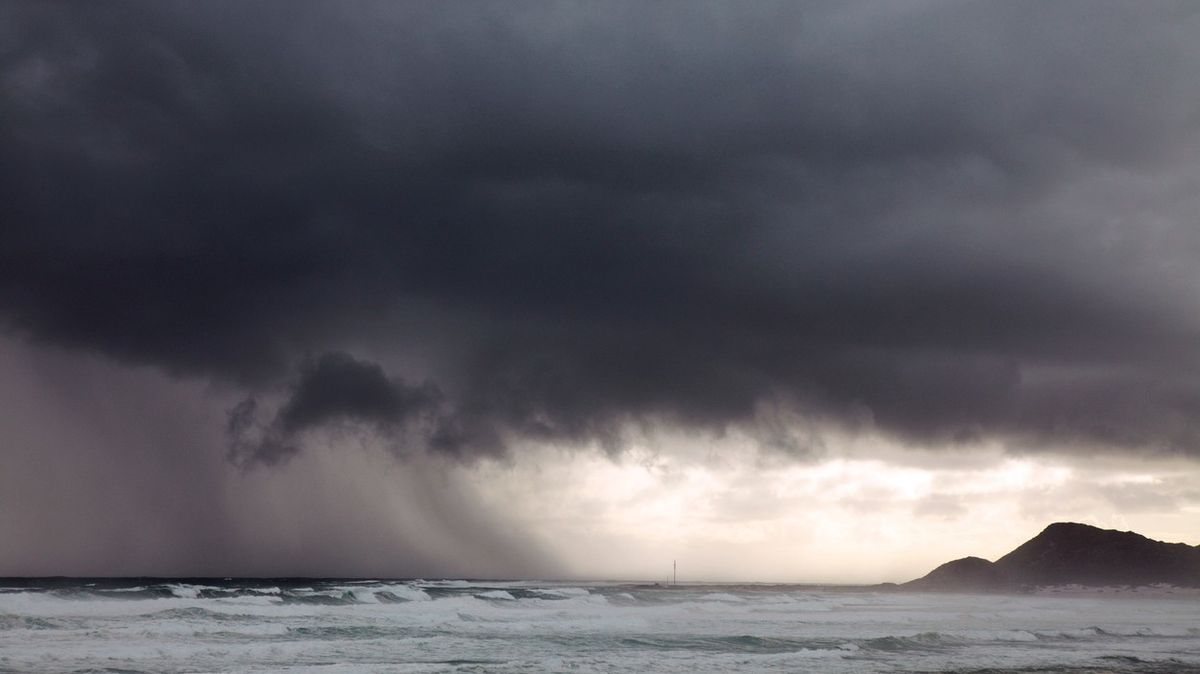 Bouří se nad Atlantikem urodilo tolik, že meteorologům došla jména
